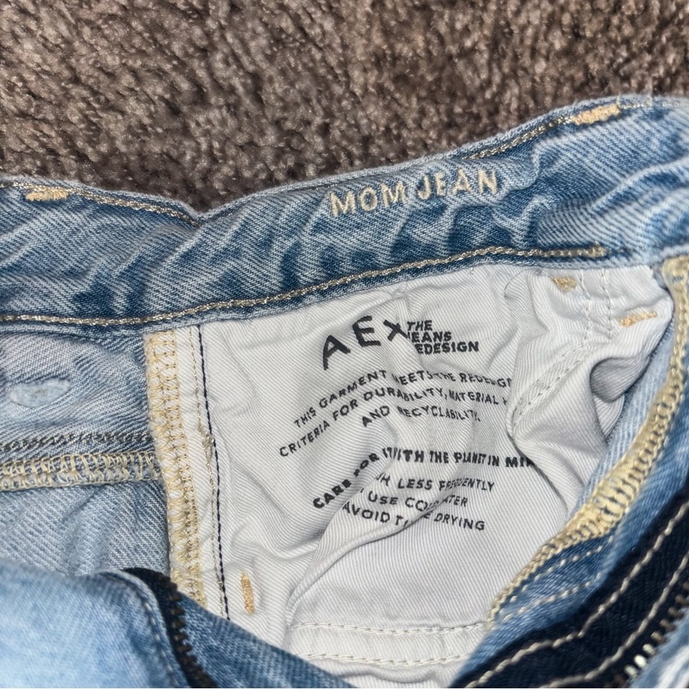 American Eagle Outfitters Light Wash Straight Leg Jeans - Picture 5 of 6